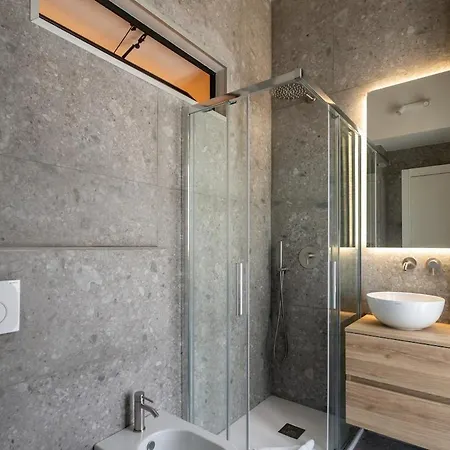 Luxury Jungle - Center