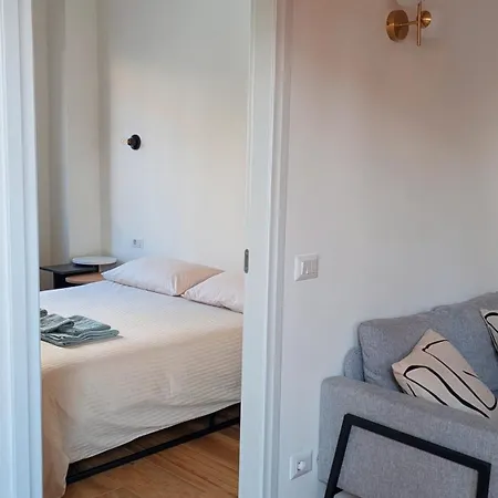 Modern One-bedroom With Terrace - Naviglio Martesana * Milaan