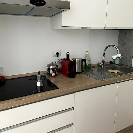 Apartman Brand New And Bright