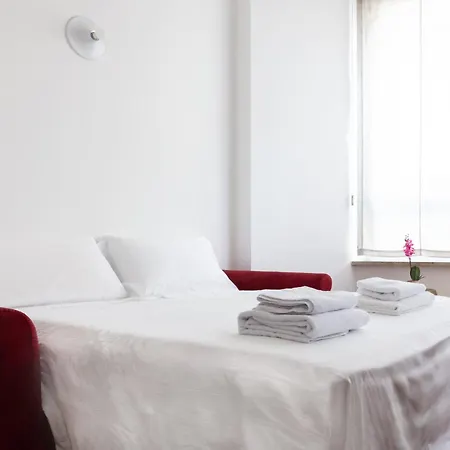 Apartamento De Homes - Moderno Monolocale In Porta Nuova Vicino La Metro Milão