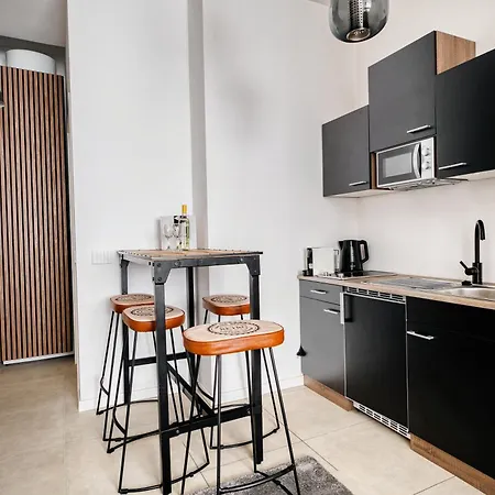 - Duomo & Guastalla District アパート