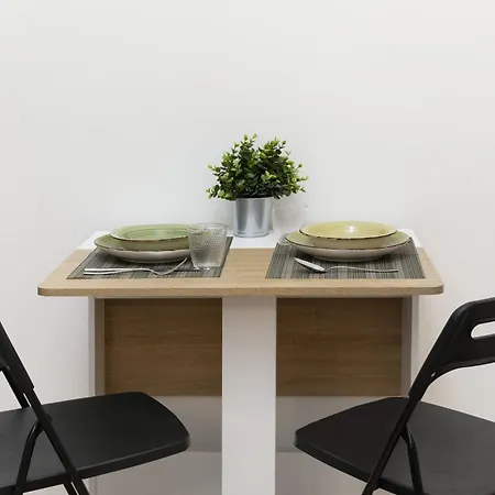 Station In 15 Min, Charming Apartmán *