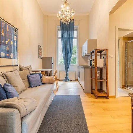 4 Pax Luxury Duomo San Babila *