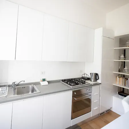 Two-room 450 Meters From Gelsomini M4 Milão