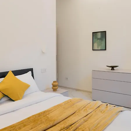 Luxury - Penthouse In Historic Center * ميلان