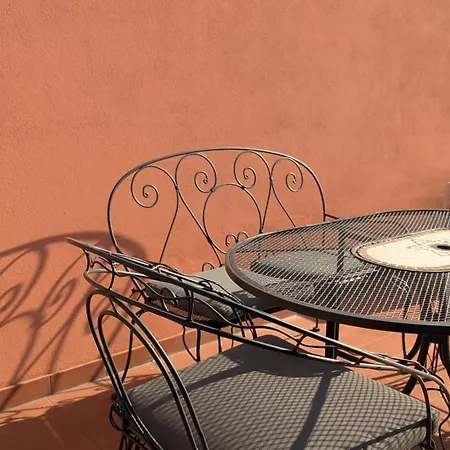 Modern One-bedroom With Terrace - Naviglio Martesana Milaan