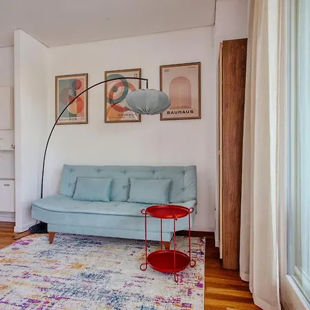 Giaxtower Gym & Pool Romantic Pool View