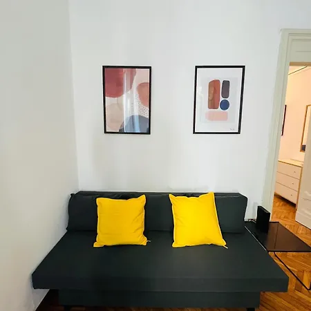 Correggio 44 - Velo * Milão