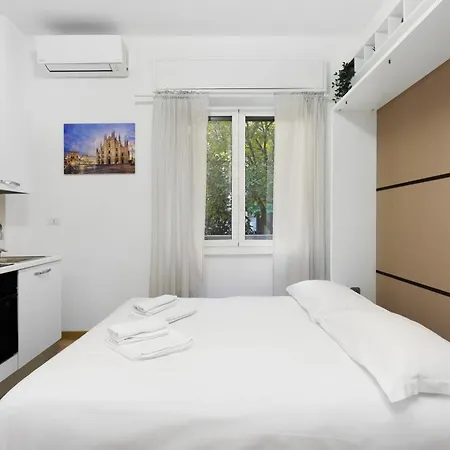 Station In 15 Min, Charming * Milán