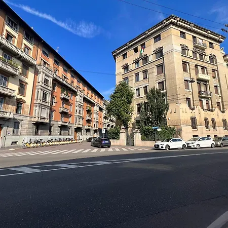 Prestigious 3 Bedrooms, 8 Guest, Centre Porta Romana Appartamento Milano