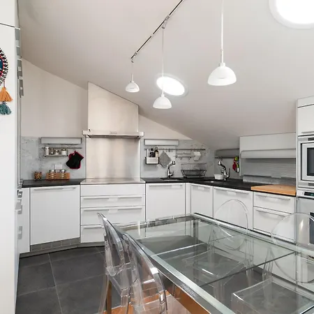 Guesthost - Navigli Modern Flat * ミラノ
