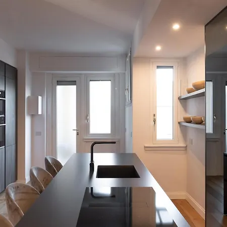 Lusso, Stile E Un Meraviglioso Terrazzo Nel Cuore Di * Milán