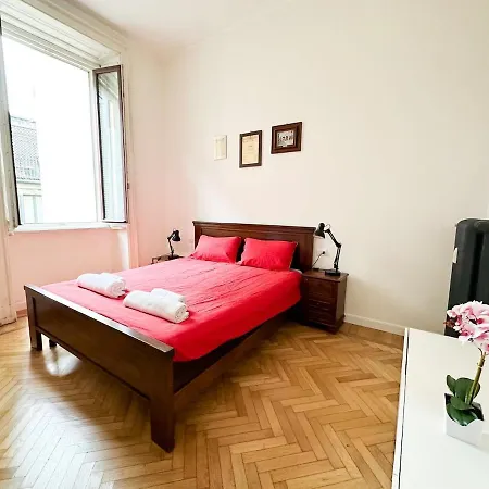 In Front Of Metro Cadorna La Casa Degli Artisti Apartment *