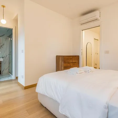 Luxury Via Montenevoso 4 Pax Wi-fi 아파트 *