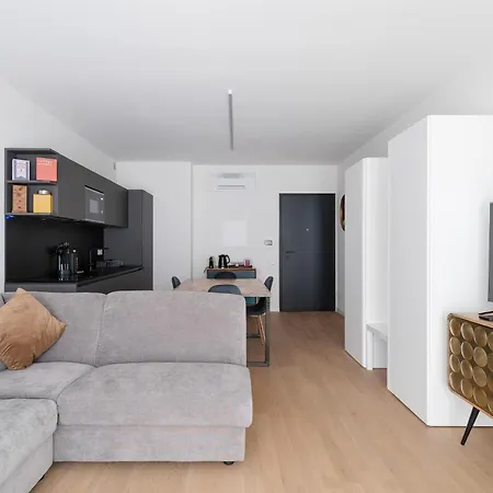 Guesthost - Modern Near Porta Venezia 公寓
