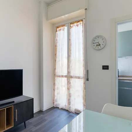 Guesthost - Comfy White Milán