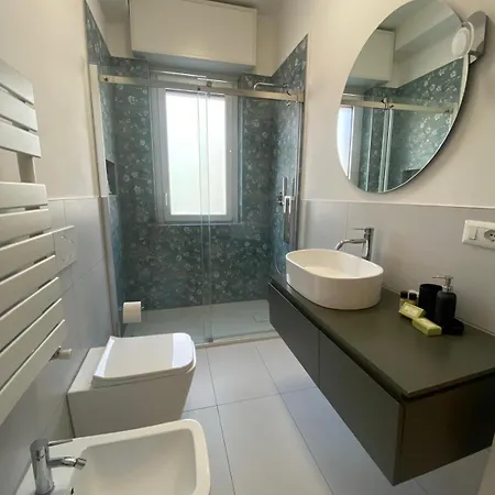 Appartement Modern One-bedroom With Terrace - Naviglio Martesana Milaan