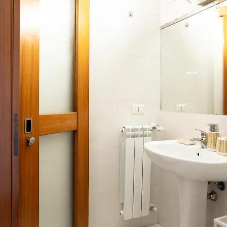 De Homes - La Tua Casa A Porta Nuova Vicino La Metro Apartman *