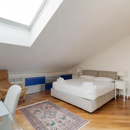 Guesthost - Navigli Modern Flat Milán