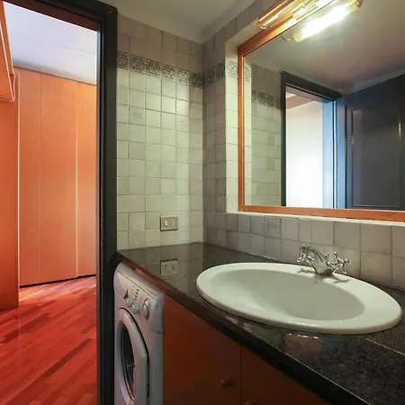 Exclusive Apartment In Heart Of Milan