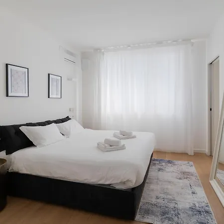 Guesthost - Modern Near Porta Venezia *