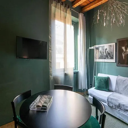 Artistic Flat W Wooden Beams, Porta Venezia Διαμέρισμα *