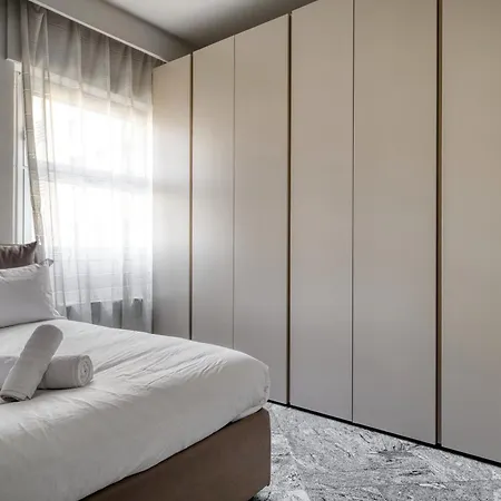 Station - Big Flat Apartment *