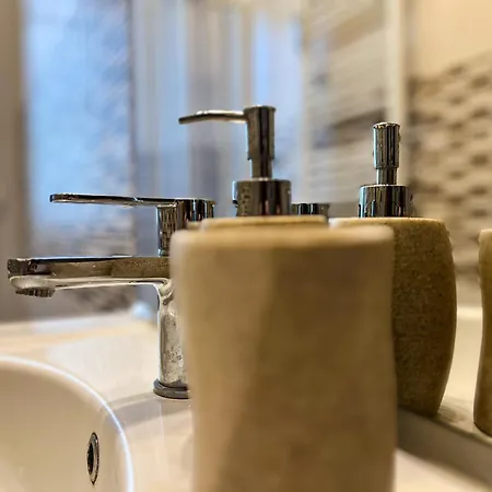 Monica Navigli Apartment