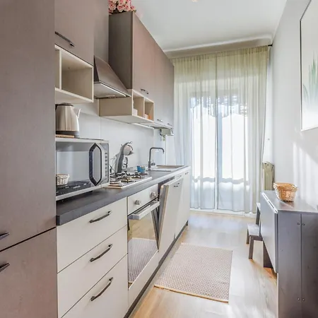 Cosmopolitan House - Modern Bocconi Apartamento