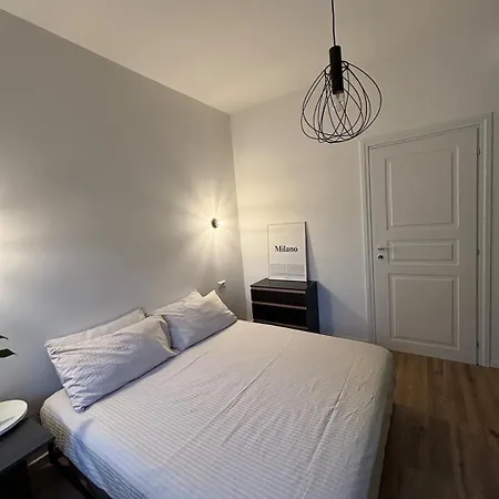 Modern One-bedroom With Terrace - Naviglio Martesana Appartement