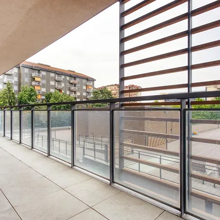 아파트 Giaxtower Gym & Pool Romantic Pool View 밀라노