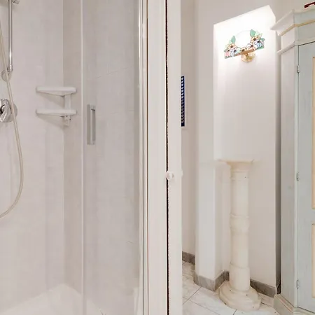 Guesthost - Arco Della Pace *