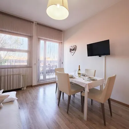 Attico Con Terrazzo - - Duomo 10min *