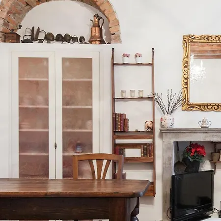 Romantic Flat Navigli Darsena * Милан