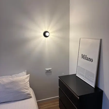 Modern One-bedroom With Terrace - Naviglio Martesana Appartement