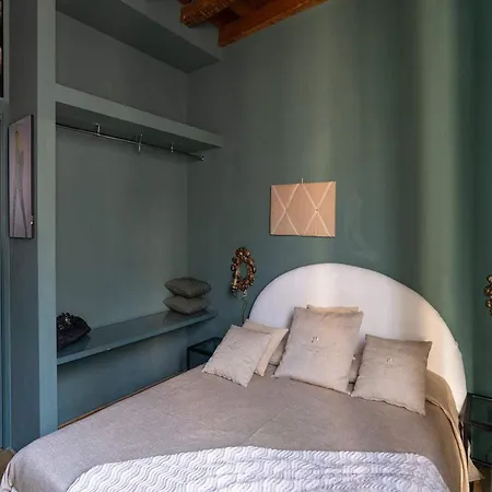 Διαμέρισμα Artistic Flat W Wooden Beams, Porta Venezia