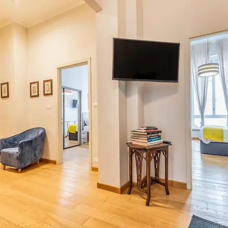 Apartment 4 Pax Luxury Duomo San Babila