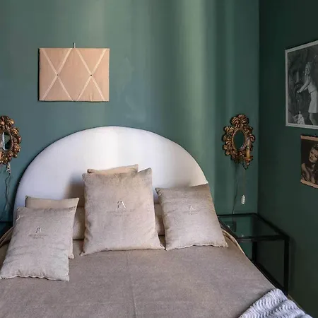 Artistic Flat W Wooden Beams, Porta Venezia * Μιλάνο