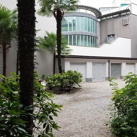 Affascinante In Studi * Milano