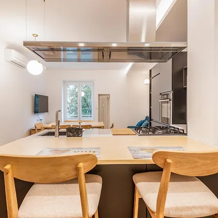 Luxury Via Montenevoso 4 Pax Wi-fi Apartment *