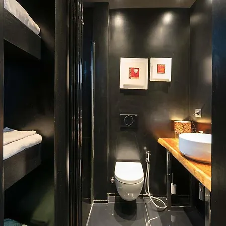 Διαμέρισμα Artistic Flat W Wooden Beams, Porta Venezia