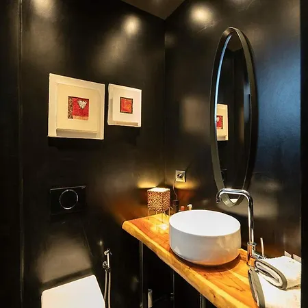 Artistic Flat W Wooden Beams, Porta Venezia Διαμέρισμα *