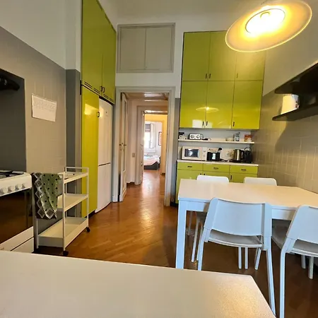 Prestigious 3 Bedrooms, 8 Guest, Centre Porta Romana