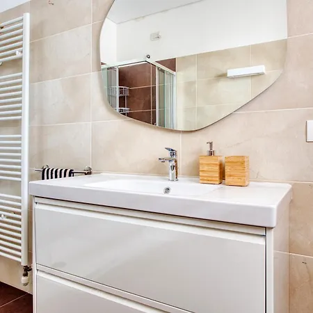 Giaxtower Gym & Pool Romantic Pool View 아파트