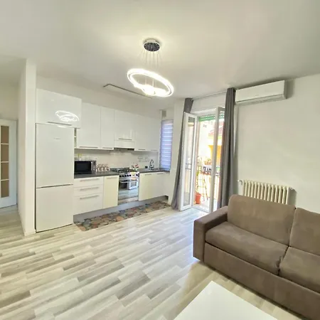 Lugano S&s Home, Moderna E Tranquilla, Vicino Al Centro Di Milano, Con Parcheggio Gratuito Esterno * Milan