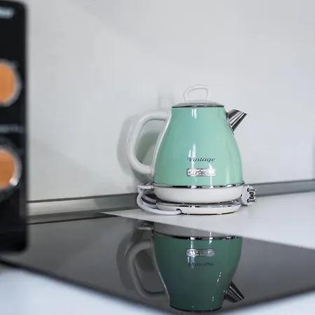 Habesha Flats - A Quiet Retreat Just Steps From The Metro M1 Apartment Mailand