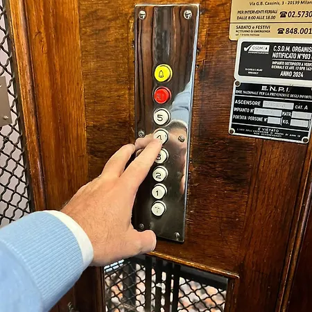 Prestigious 3 Bedrooms, 8 Guest, Centre Porta Romana דירה *