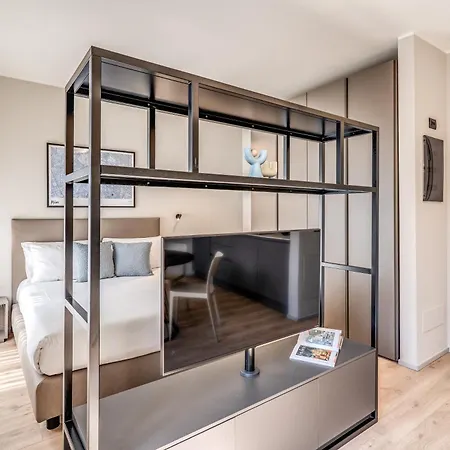 Seety Porta Romana Corte * Milan