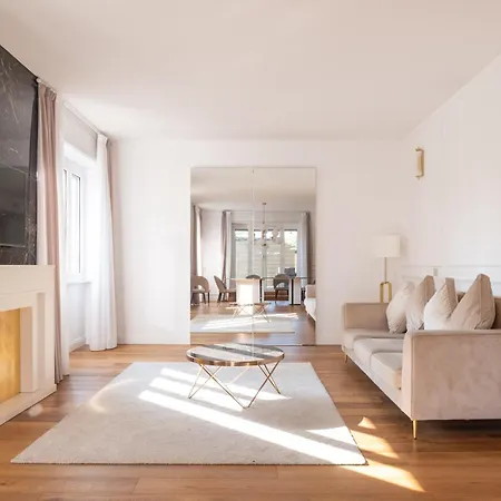 Lusso, Stile E Un Meraviglioso Terrazzo Nel Cuore Di * Milán