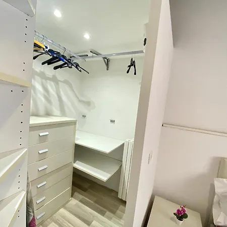 Lugano S&s Home, Moderna E Tranquilla, Vicino Al Centro Di Milano, Con Parcheggio Gratuito Esterno Appartement *